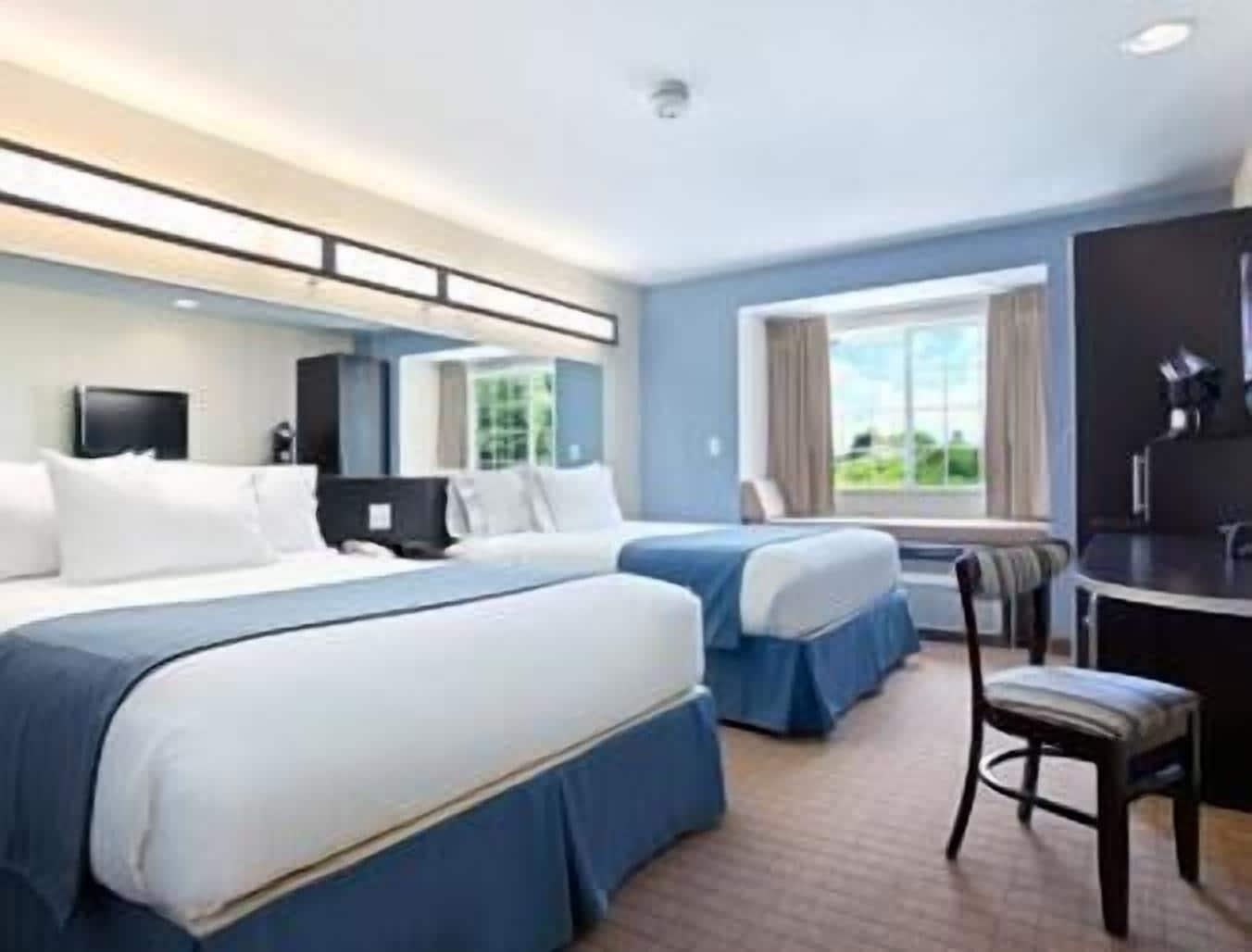 Microtel Inn & Suites By Wyndham Brooksville Ridge Manor Екстер'єр фото