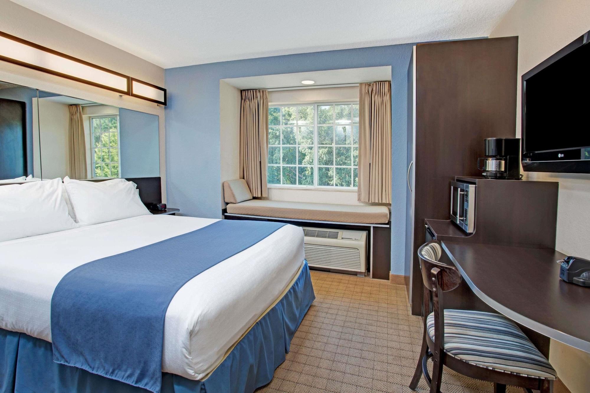 Microtel Inn & Suites By Wyndham Brooksville Ridge Manor Екстер'єр фото