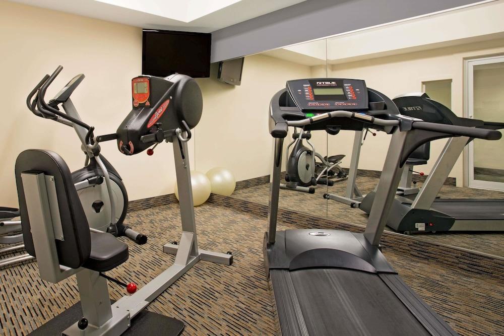 Microtel Inn & Suites By Wyndham Brooksville Ridge Manor Екстер'єр фото