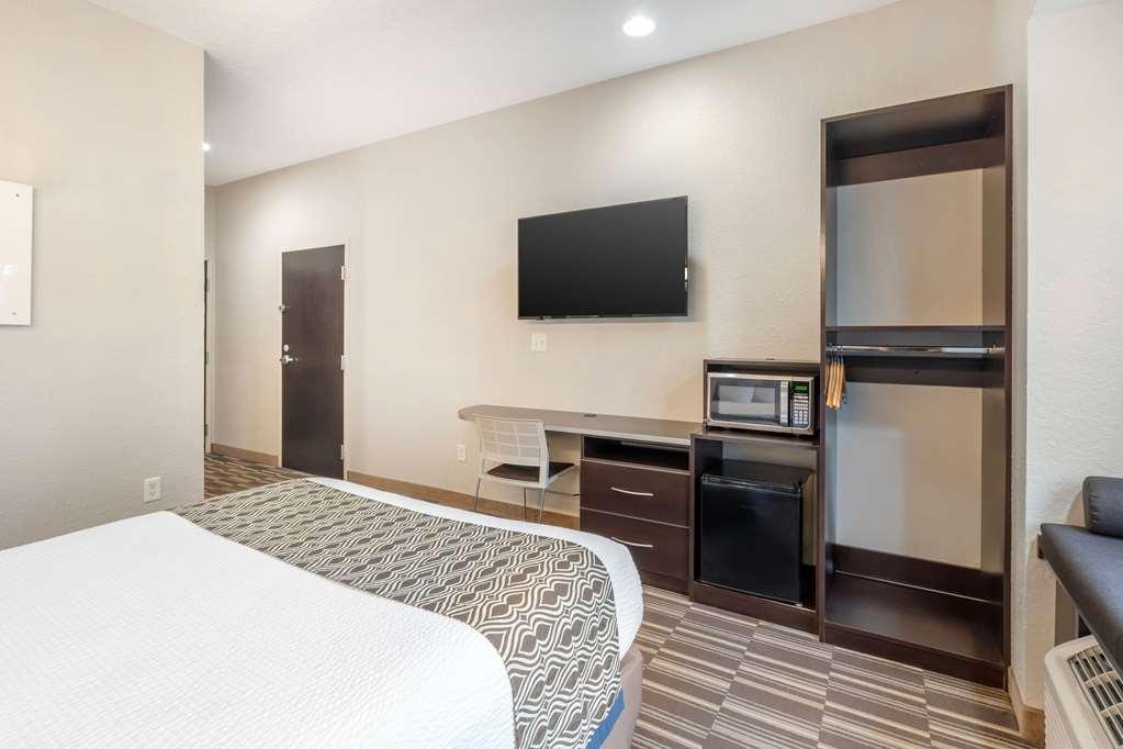 Microtel Inn & Suites By Wyndham Brooksville Ridge Manor Номер фото