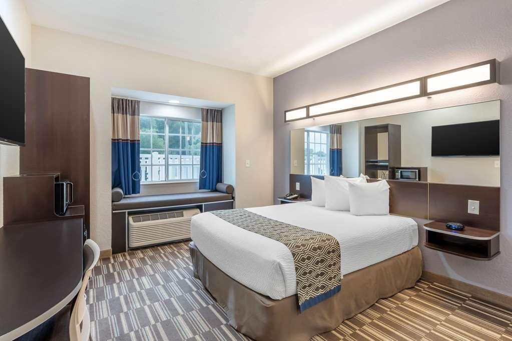 Microtel Inn & Suites By Wyndham Brooksville Ridge Manor Номер фото