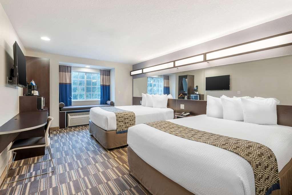 Microtel Inn & Suites By Wyndham Brooksville Ridge Manor Номер фото