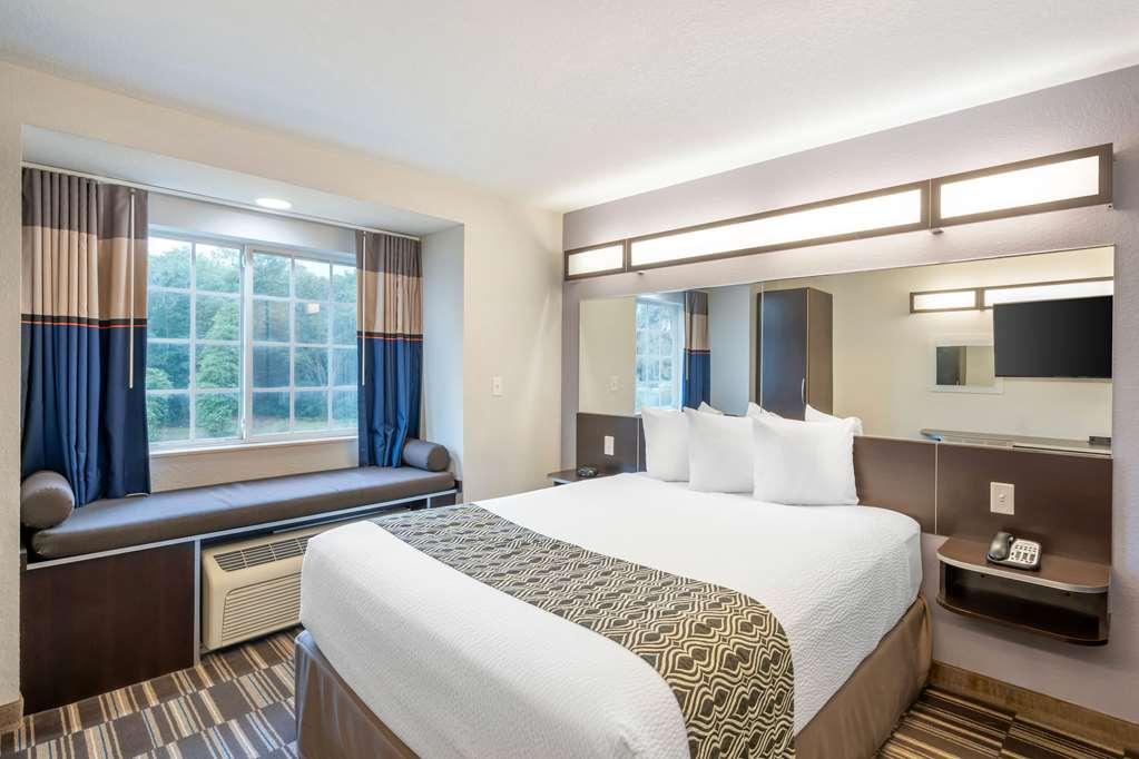 Microtel Inn & Suites By Wyndham Brooksville Ridge Manor Номер фото